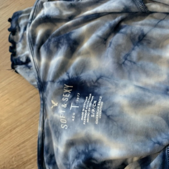 Cold shoulder top - Picture 3 of 3